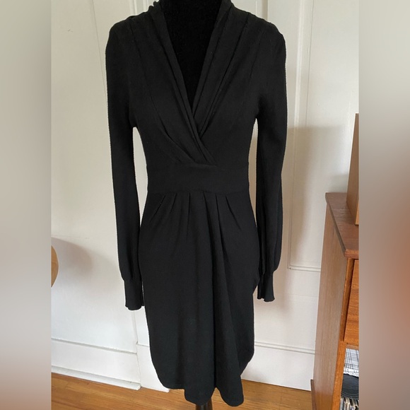 Cashmere blend knit high waisted black Y2K dress with bell sleeves. Size M. - Picture 7 of 16